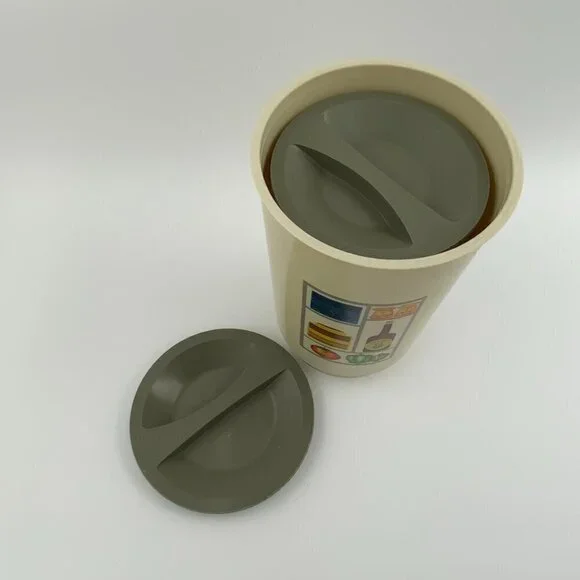 Vintage Retro 1960s 70s Set Of 3 Hard Plastic Nesting Canister Kitschy Kitchen - Picture 5 of 5